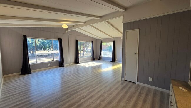 HABITACIÓN GRANDE - 18950 Woodcrest Ln