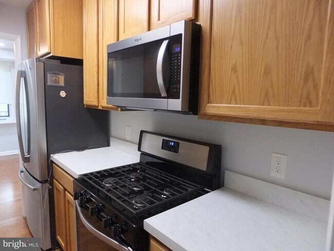 Foto del edificio - 1637 Oakwood Dr
