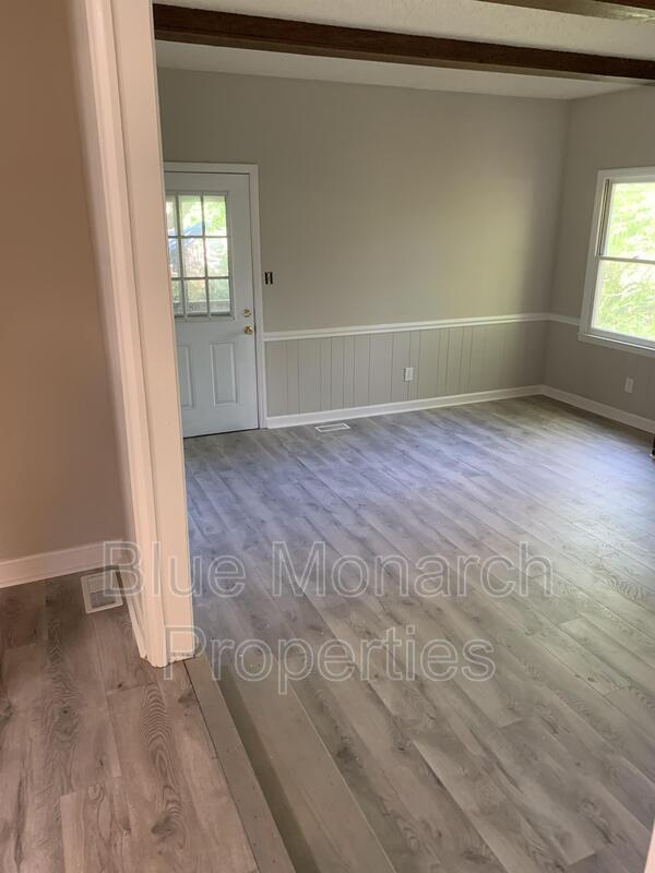 Building Photo - 913 Hickory Grove Rd