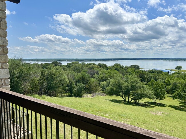 Foto del edificio - 26035 Heartwood Dr
