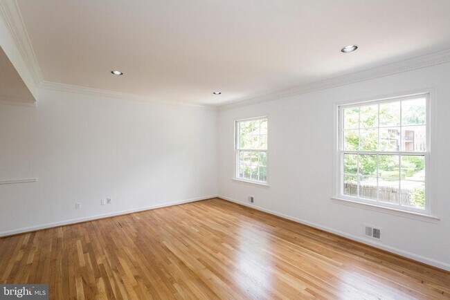 Foto del edificio - 3583 Hamlet Pl