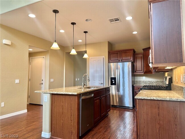 Building Photo - 10625 Acacia Park Pl
