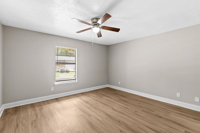 Interior Photo - Skyland Pointe