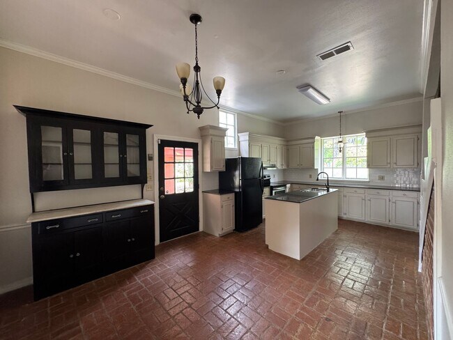 Foto del edificio - Gorgeous 3 Bedroom Home