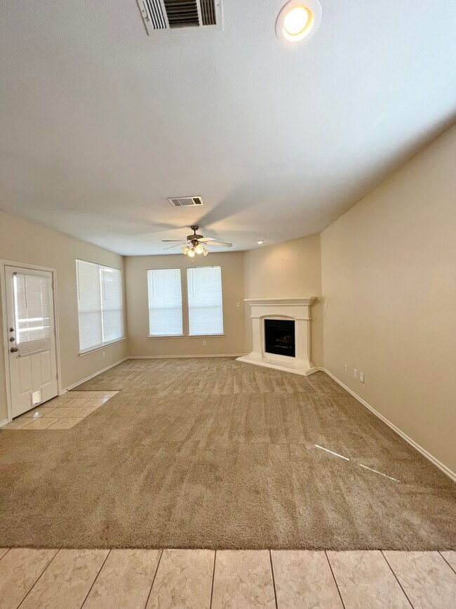 Foto del edificio - Gorgeous 4/2/2 in Mansfield ISD For Rent!