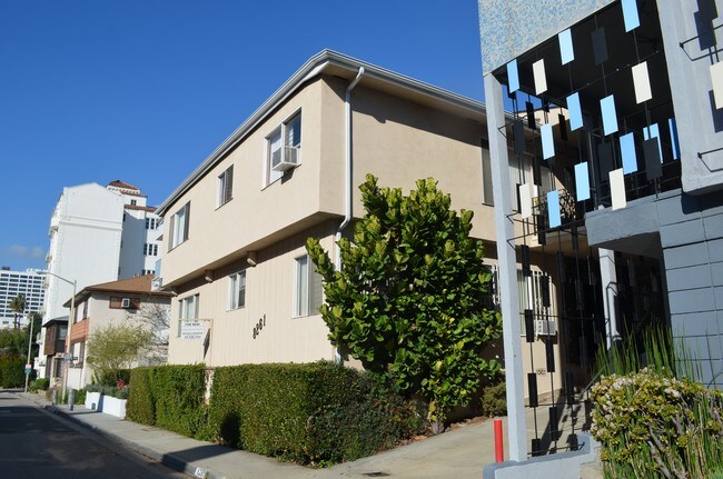 Building Photo - 8261 Fountain Ave
