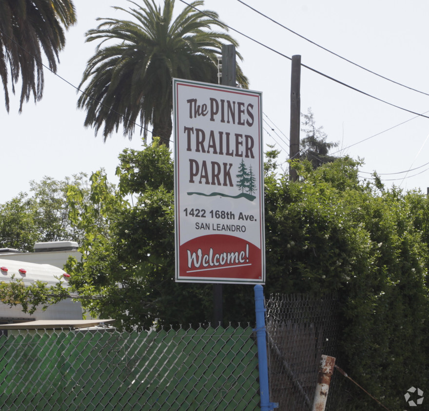 Foto del edificio - The Pines Trailer Park