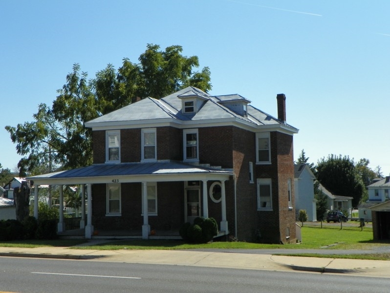 Primary Photo - West Market Student Housing
