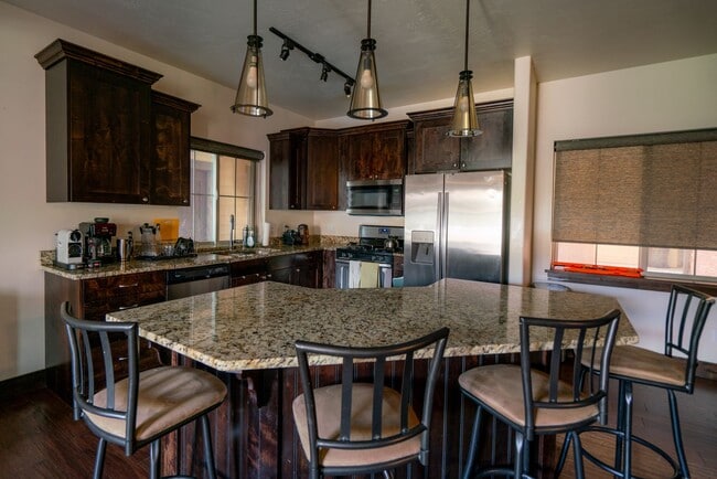 Building Photo - Park City