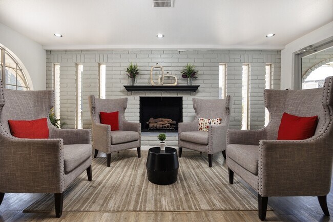 Building Photo - Desert Peaks