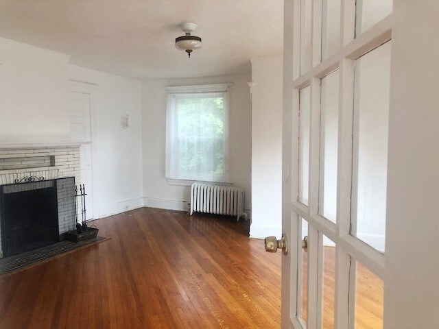 Building Photo - 686 W 8th St
