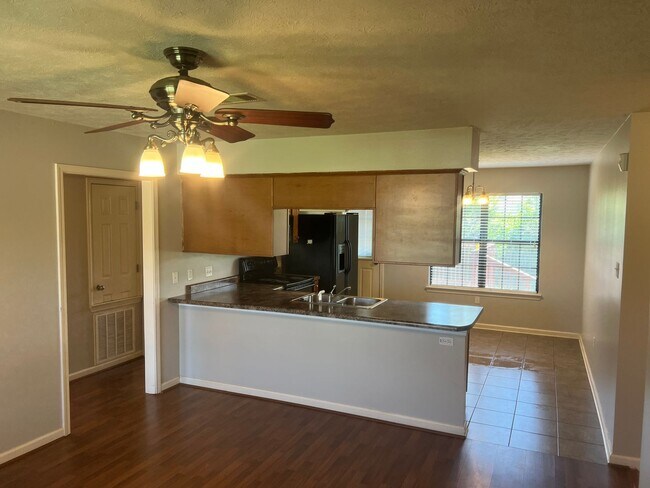 Foto del edificio - 3 Bed 2 Bath Home
