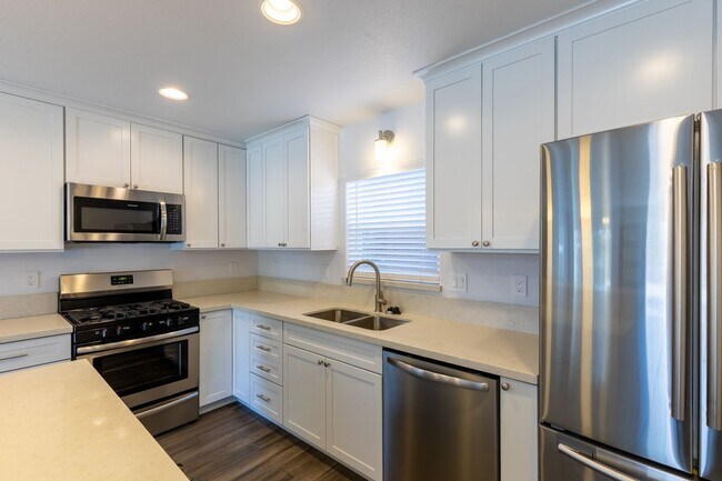 Foto del edificio - Contemporary Townhouse in Midtown Reno