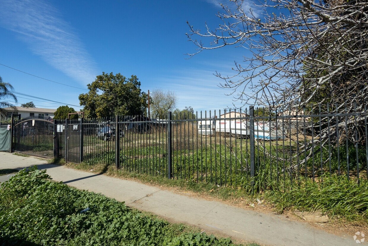 FEB 2022 - 14715-14721 Blythe St