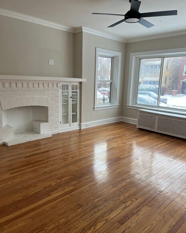 Foto del edificio - 5321 W Crystal St