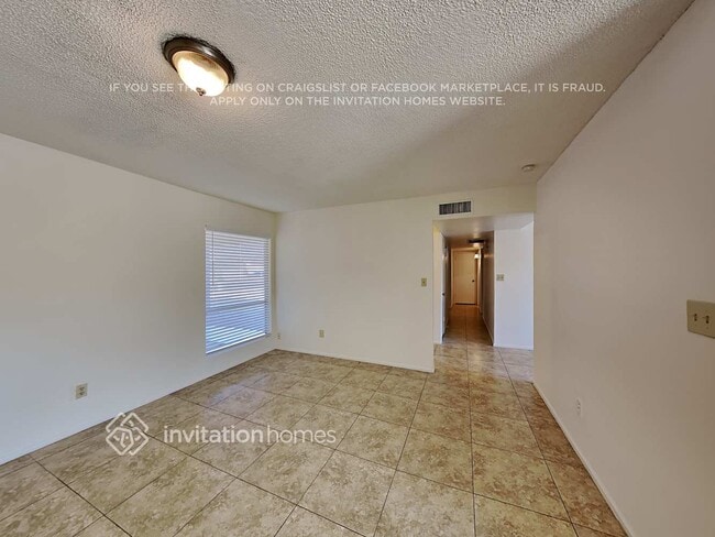 Building Photo - 2139 W Dixon St