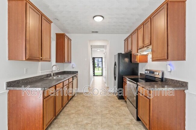 Foto del edificio - 16221 Farah Ct
