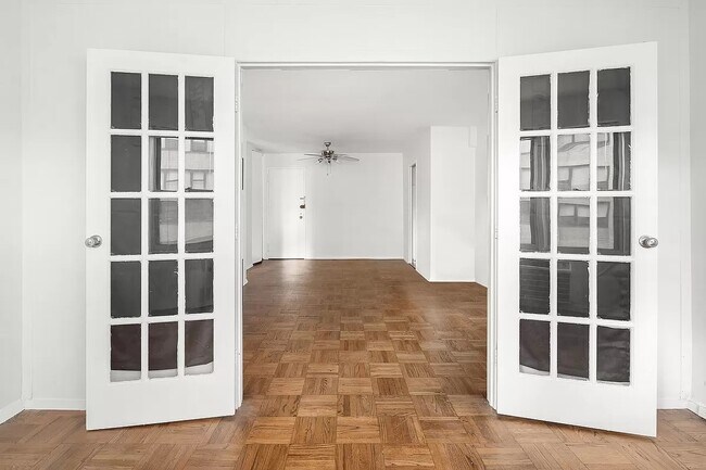 Foto del edificio - High Floor Prime Murry Hill Location