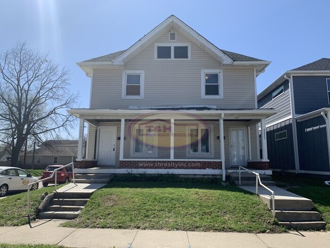 Building Photo - Updated Duplex off Keystone and Prospect!
