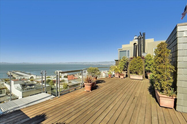 Building Photo - 30 La Ferrera Terrace