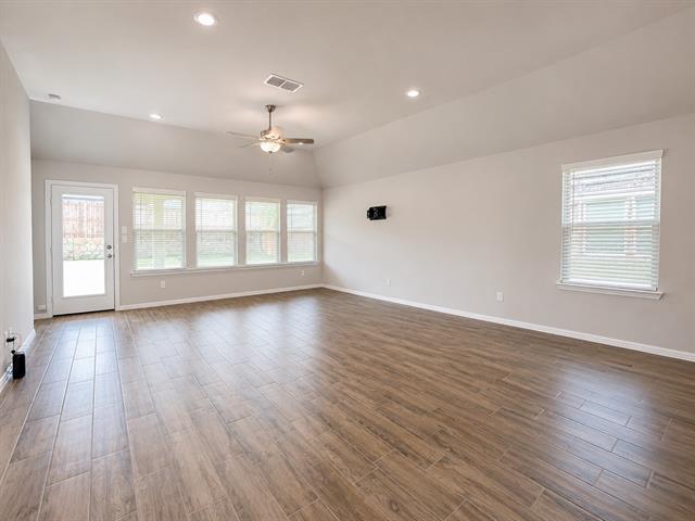 Foto del edificio - 3720 Yarrow Drive