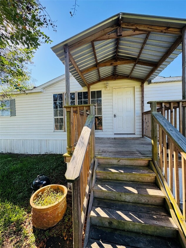 Primary Photo - 10421 Ben Venue St