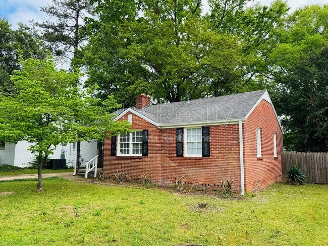 Building Photo - 301 Bradley Dr