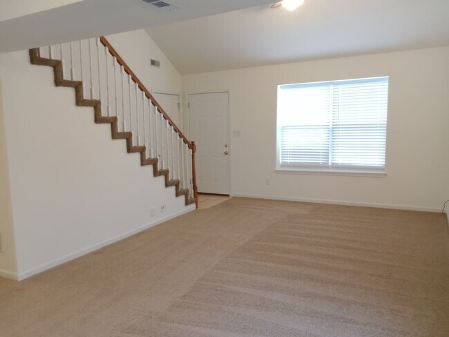 Foto del edificio - 2401-2403-2403 Northampton Dr