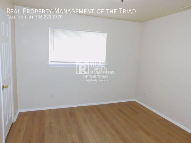 Building Photo - 4302 Parker St