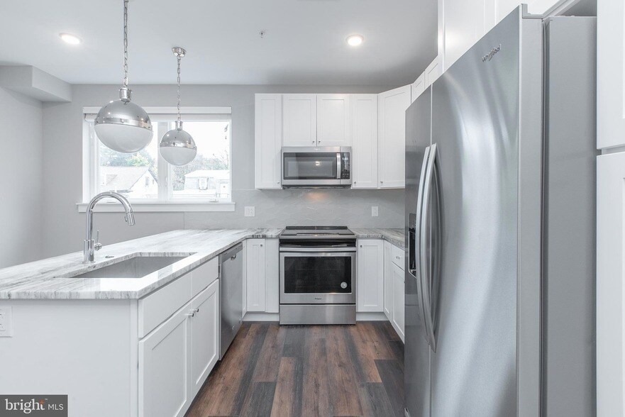 Primary Photo - 45 W Haines St