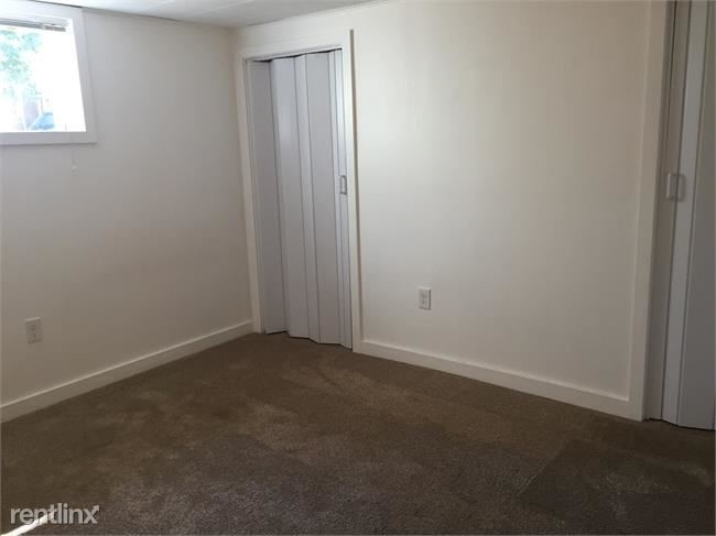 Building Photo - 1043 1/2 Lincoln Pl