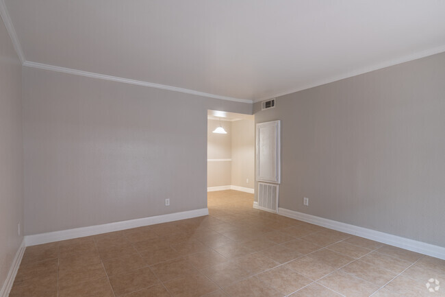 1BR, 1BA - 671SF - Serena Oaks Apartments