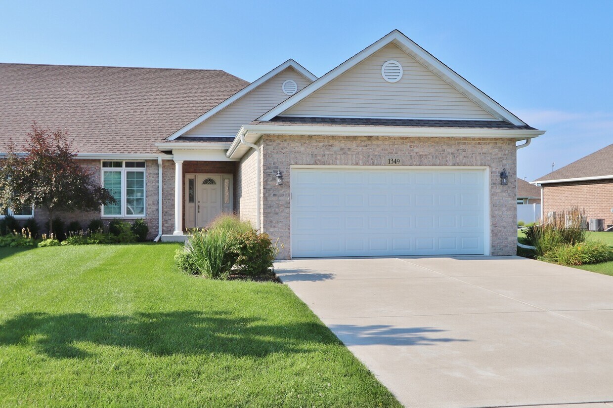 1349 Newman Ln, Morris, IL 60450 Townhome Rentals in Morris IL