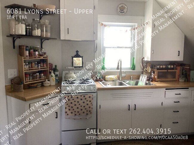 Foto del edificio - One bedroom upper duplex
