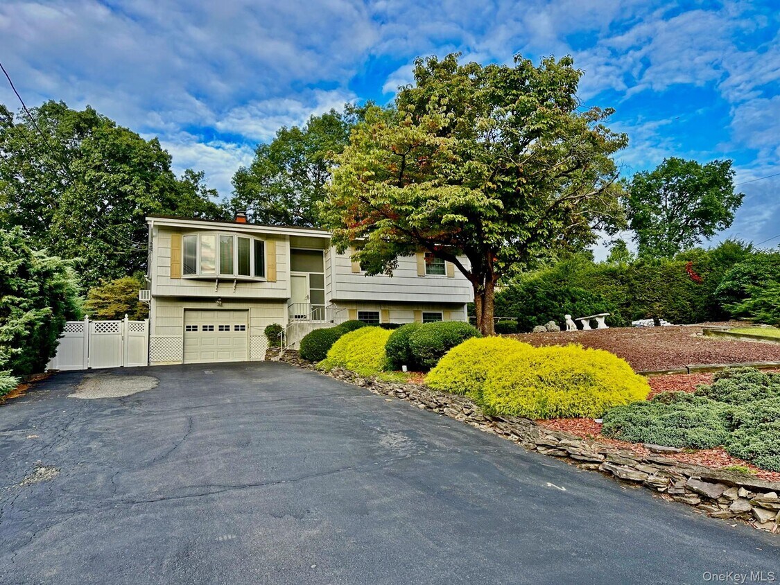 Foto principal - 722 Jacqueline Dr