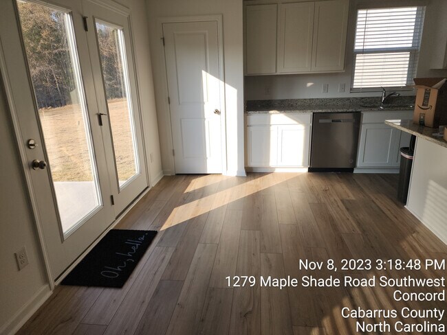 Foto del edificio - Room in Single Family Home on Langhorne Ave SW