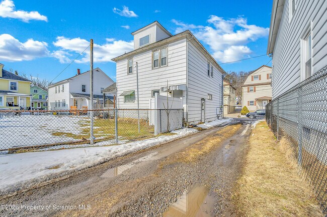 Foto del edificio - 53 Sobieski St