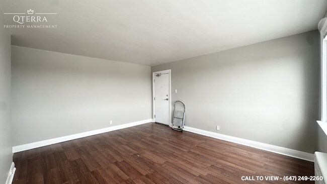 Photo du bâtiment - 1007 Adelaide St N