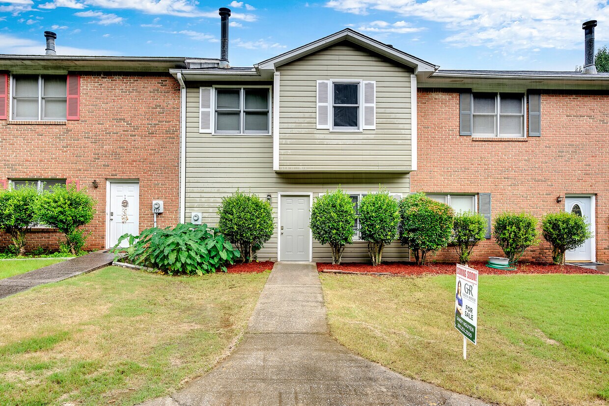 Foto principal - 220 Carl Nichols Dr