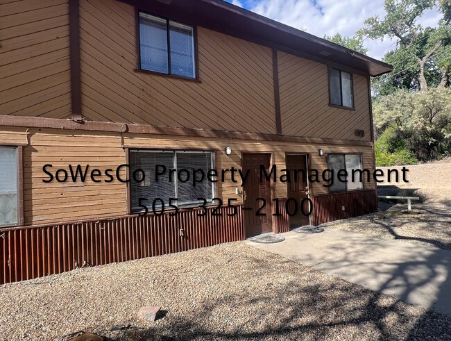 Foto del edificio - Brand New flooring & Paint; 2 Bedroom 1.5 ...