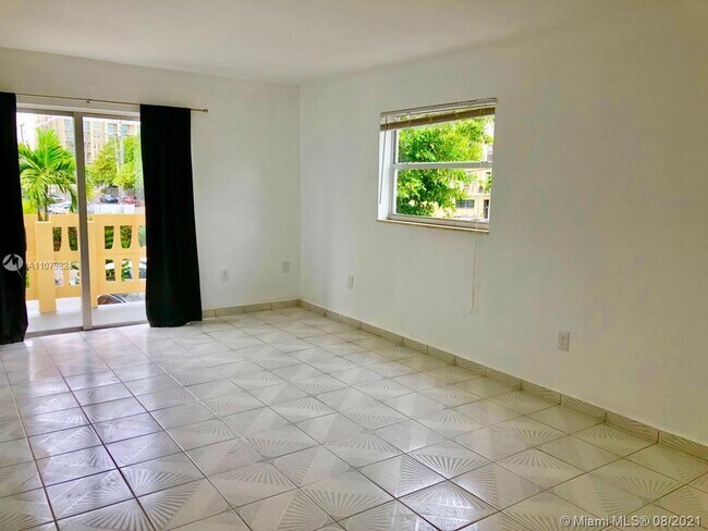Building Photo - 7820 NE Bayshore Ct
