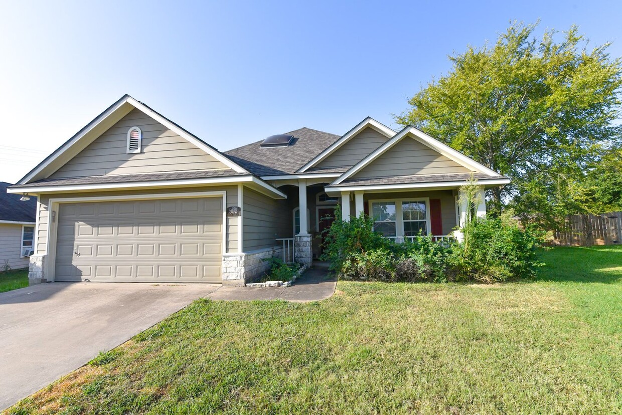 Foto principal - 3 Bedroom 2 Bath in South College Station,...