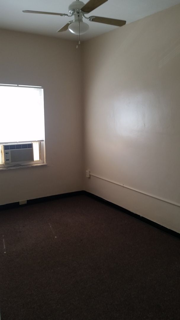 Foto del edificio - 3329 Ward St