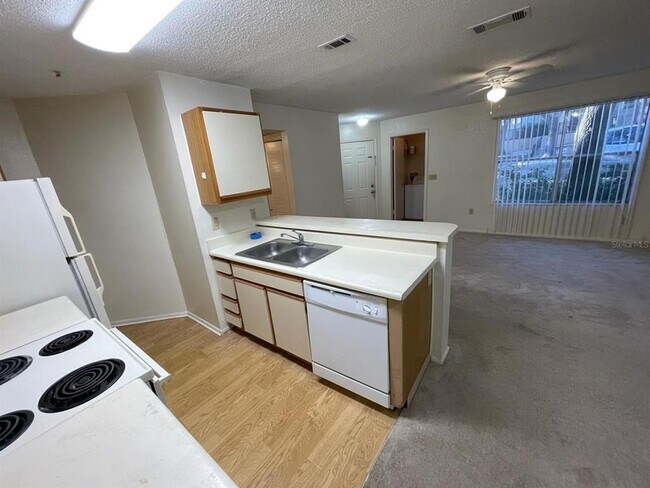 Foto del edificio - 642 Dory Ln
