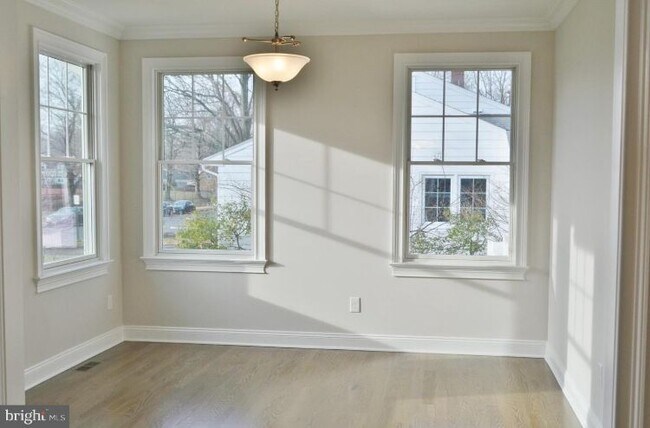 Building Photo - 174 Guyot Ave