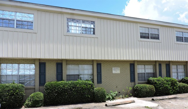 Building Photo - Campus Cottages