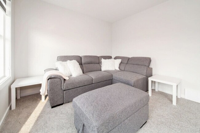 Photo du bâtiment - 4914 Hawthorn Pl SW