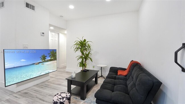 Foto del edificio - 1441 NE 154th Terrace