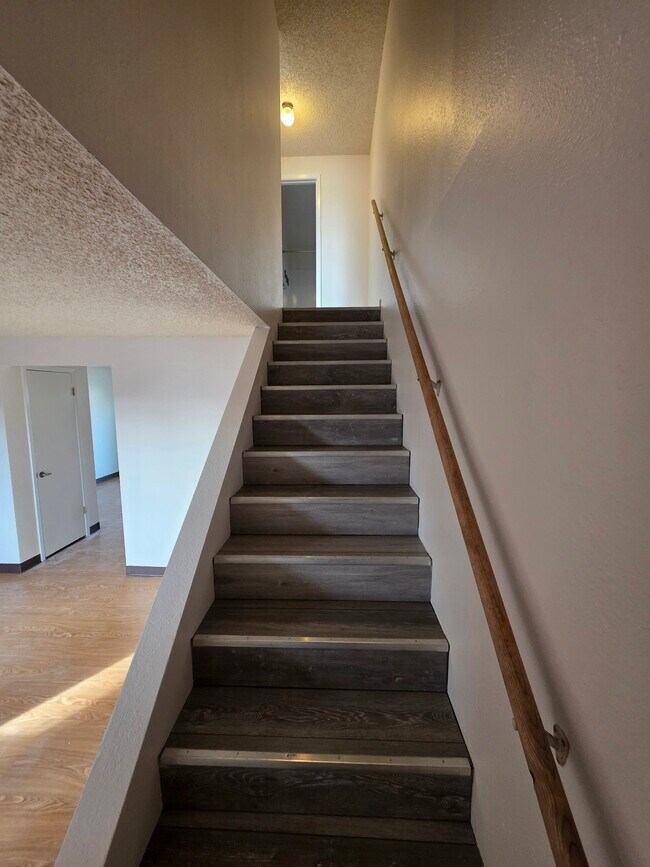 Building Photo - 1640 E 4th N