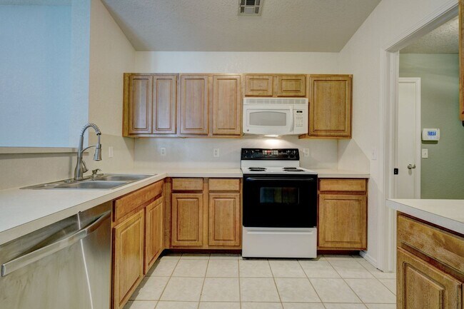 Building Photo - 15509 Lilly Garden Ln